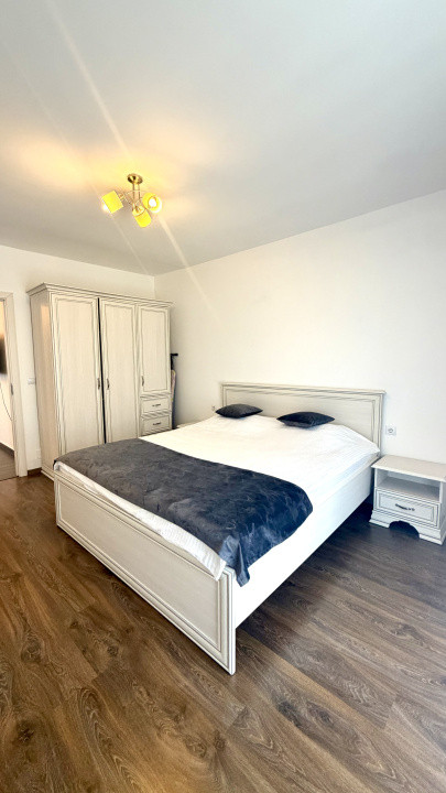 Apartament cu 3 camere de închiriat,parcare bloc nou cu lift