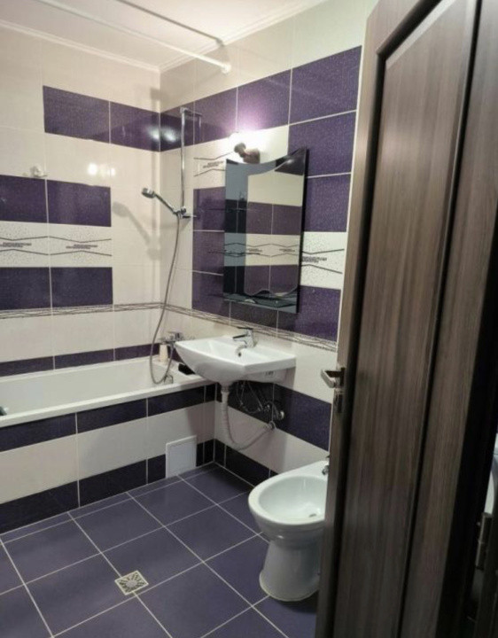 Apartament cu 3 camere de închiriat,parcare,disponibil imediat