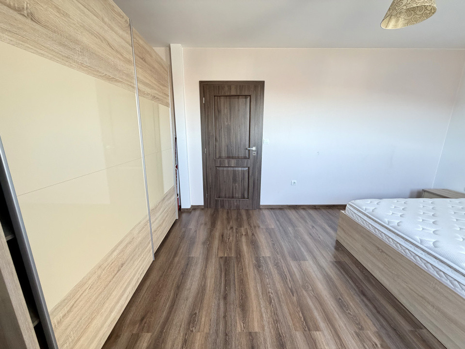 Apartament cu 3 camere de închiriat,parcare,disponibil imediat