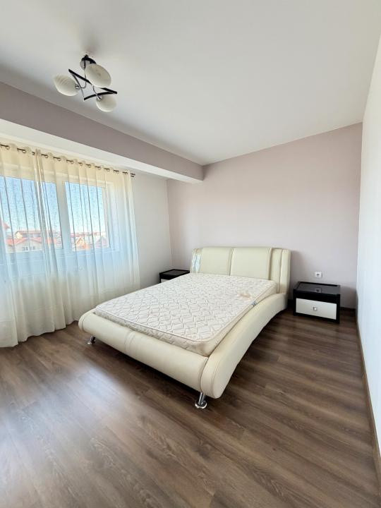 Apartament cu 3 camere de închiriat,parcare,disponibil imediat
