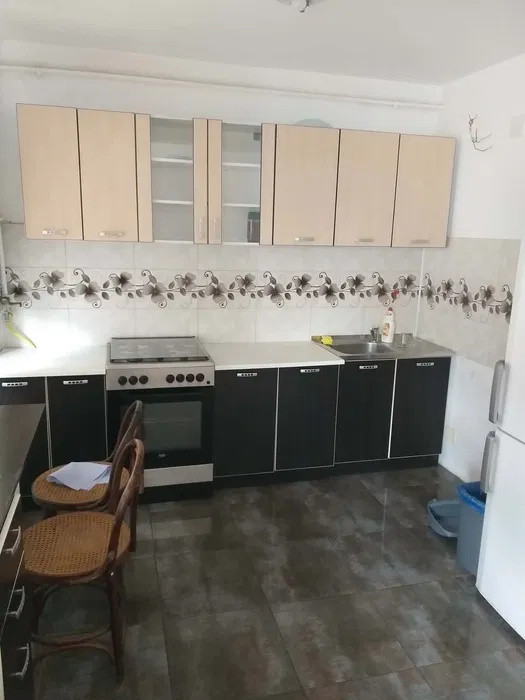 Apartament 2 camere, etaj intermediar, 63mp, zona Razoare