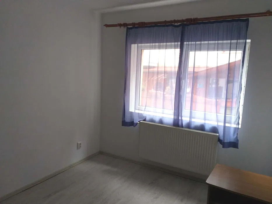 Apartament 2 camere, etaj intermediar, 63mp, zona Razoare