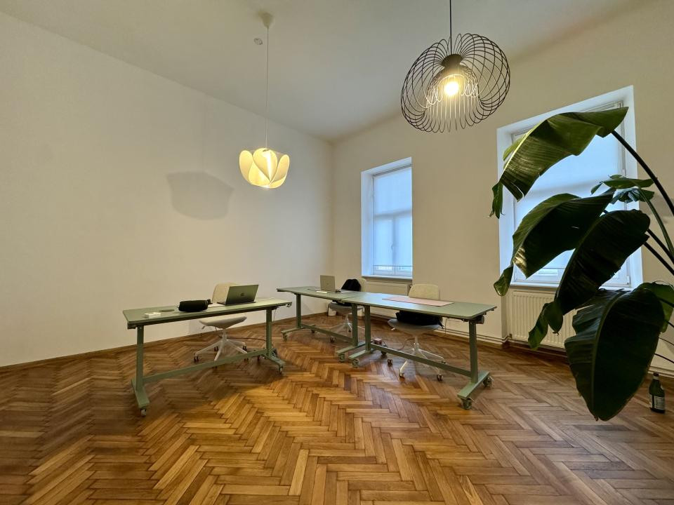 Apartament 2 camere, 95 mp, recent renovat, zona Parcului Central