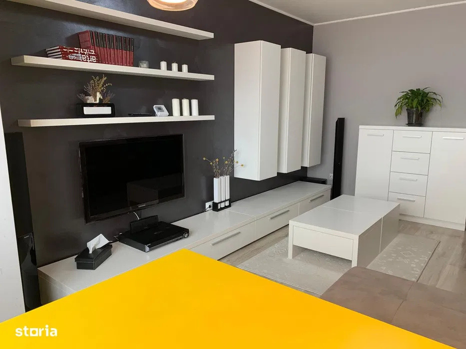 Apartament 2 camere decomandate, etaj intermediar, parcare, zona Piata Marasti
