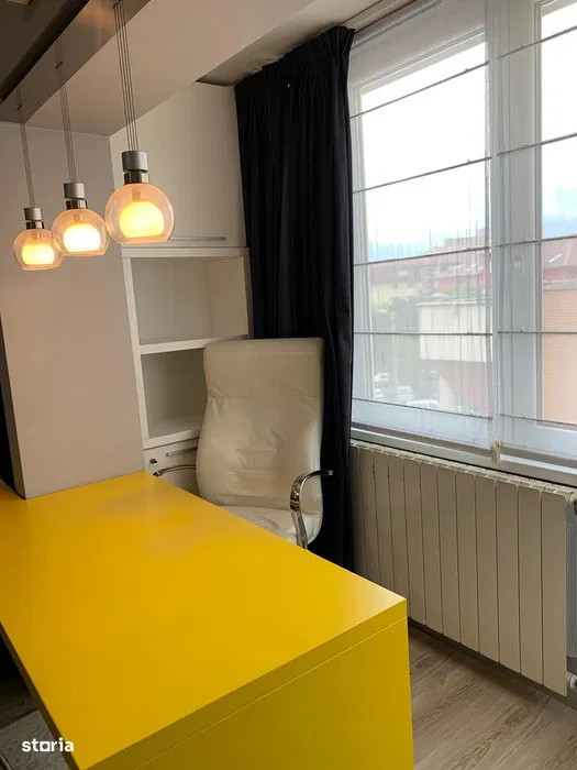 Apartament 2 camere decomandate, etaj intermediar, parcare, zona Piata Marasti
