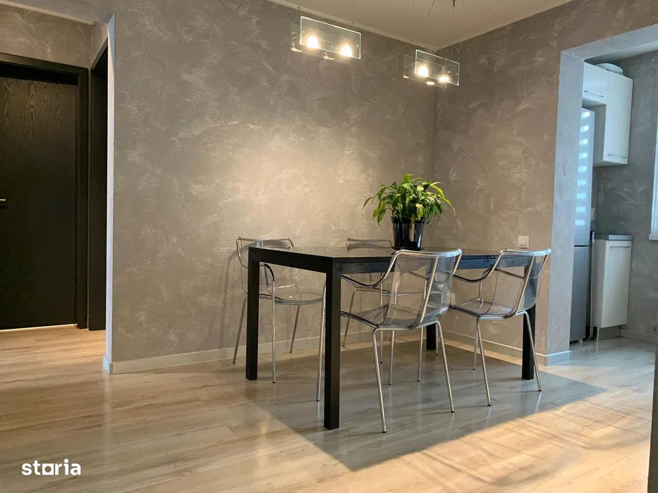 Apartament 2 camere decomandate, etaj intermediar, parcare, zona Piata Marasti