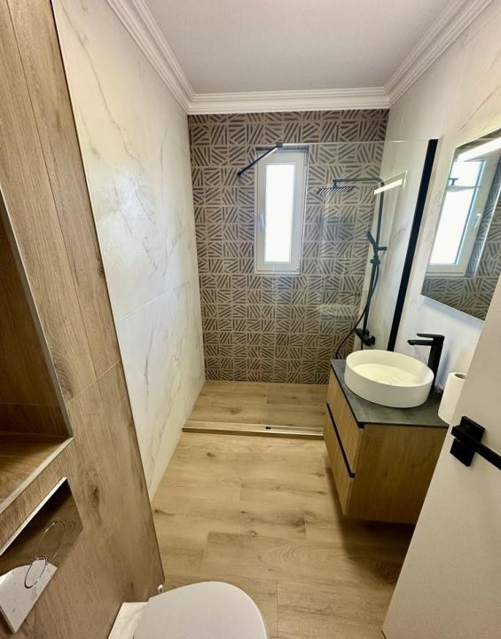 Apartament cu 3 camere, zona Eroilor, bloc nou