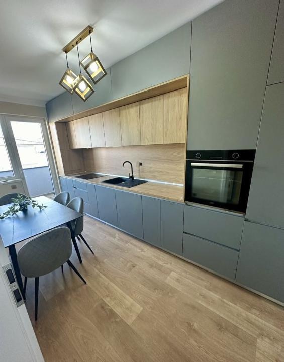 Apartament cu 3 camere, zona Eroilor, bloc nou