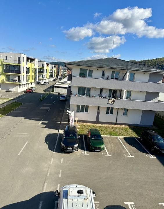 Apartament cu 3 camere, zona Eroilor, bloc nou