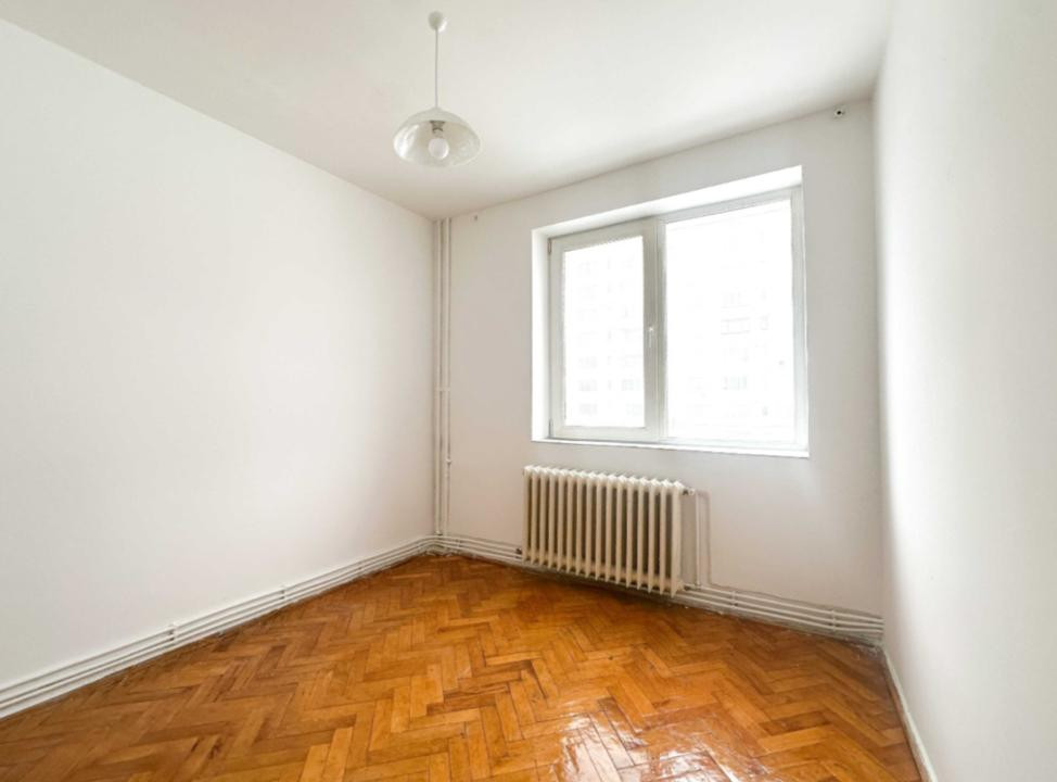 Apartament de 3 camere, zona Complex Diana