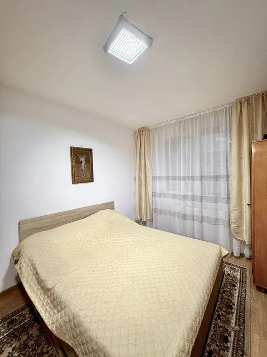 Apartament cu 3 camere, 60 mp, parcare, zona Terra