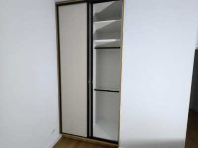 Apartament de 2 camere, 48.73 mp, Finisat, Parcare, Zona Vivo