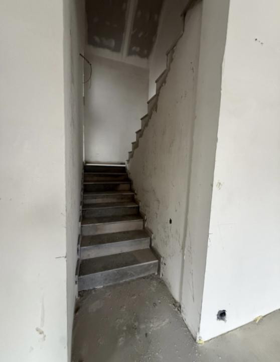 Casa individuală, semifinisata, 160 mp utili , 500 mp teren, zona Motel Gilău 