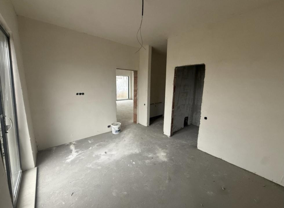 Casa individuală, semifinisata, 160 mp utili , 500 mp teren, zona Motel Gilău 