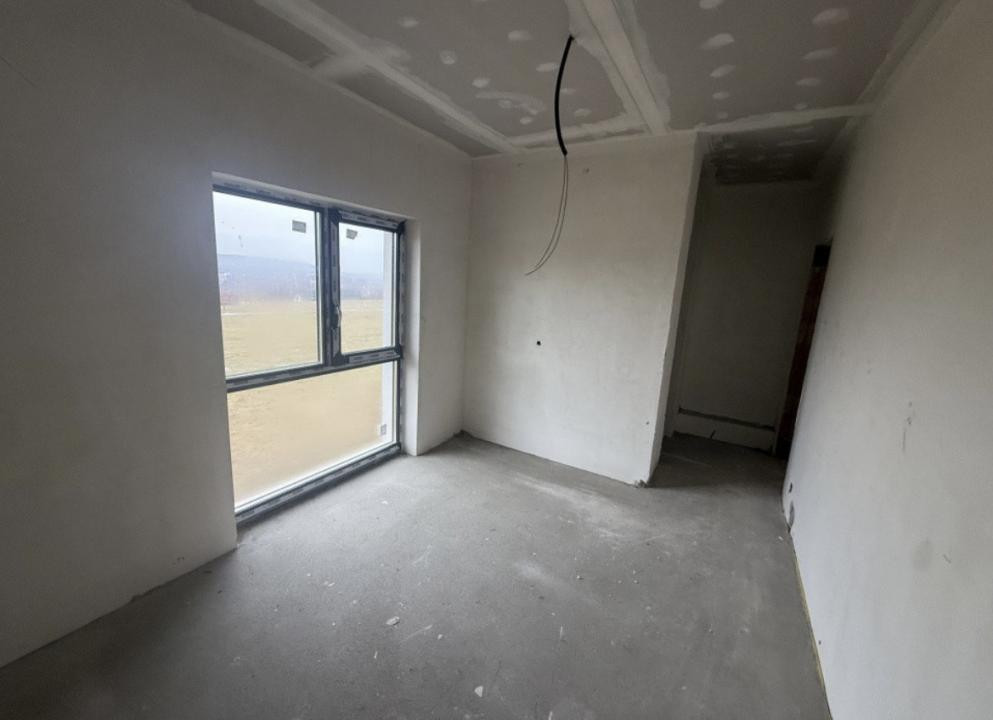 Casa individuală, semifinisata, 160 mp utili , 500 mp teren, zona Motel Gilău 