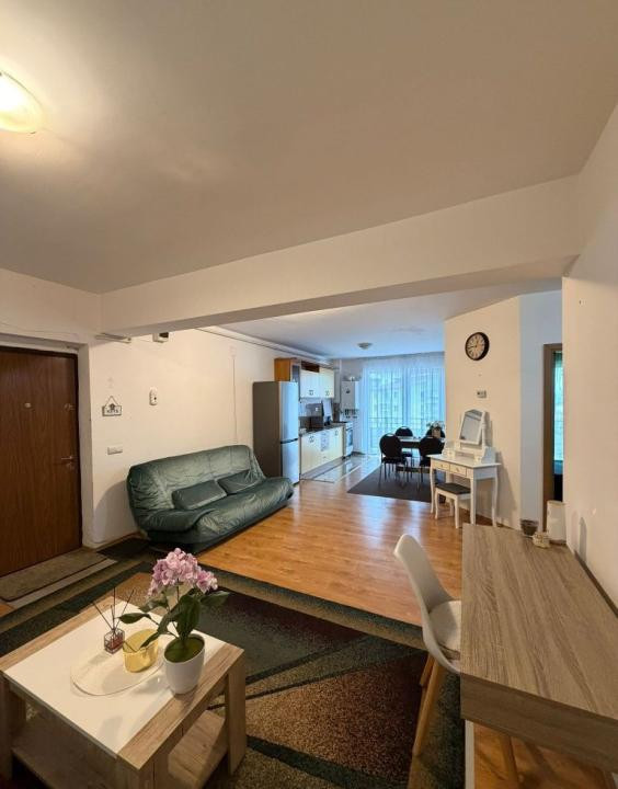 Apartament de închiriat cu 2 camere , etaj intermdiar