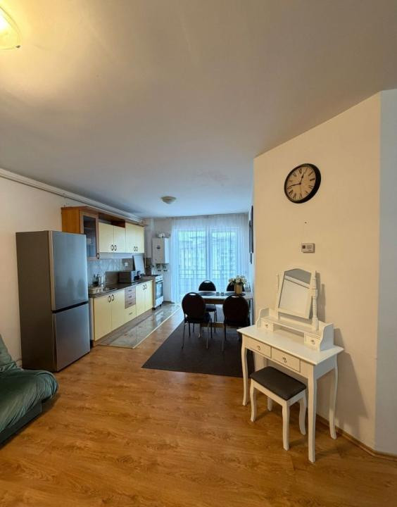 Apartament de închiriat cu 2 camere , etaj intermdiar