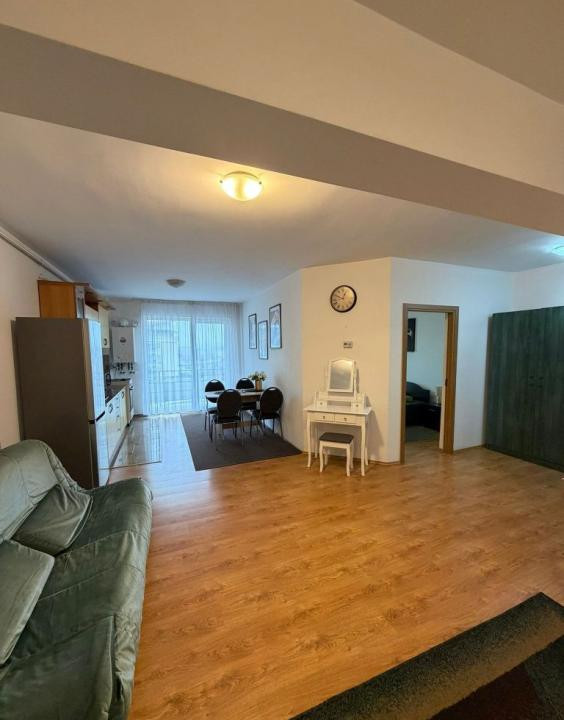 Apartament de închiriat cu 2 camere , etaj intermdiar