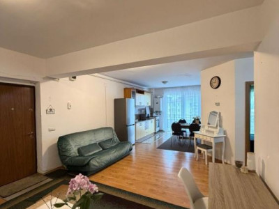 Apartament de închiriat cu 2 camere , etaj intermdiar