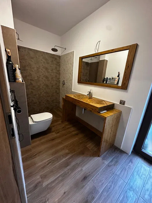 Apartament 79 mp GRUIA in vilă + curte + piscina / jacuzzi / sauna