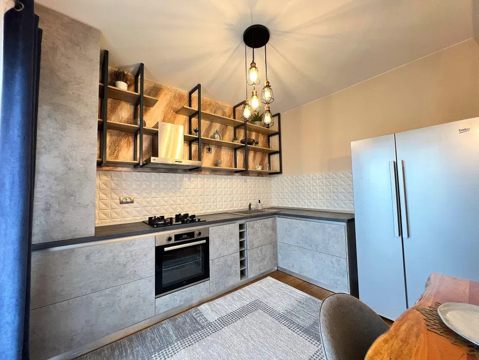 Apartament 79 mp GRUIA in vilă + curte 
