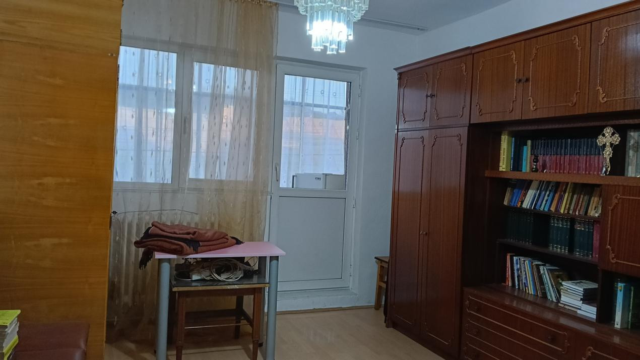 Apartament de vanzare 2 camere decomadate 
