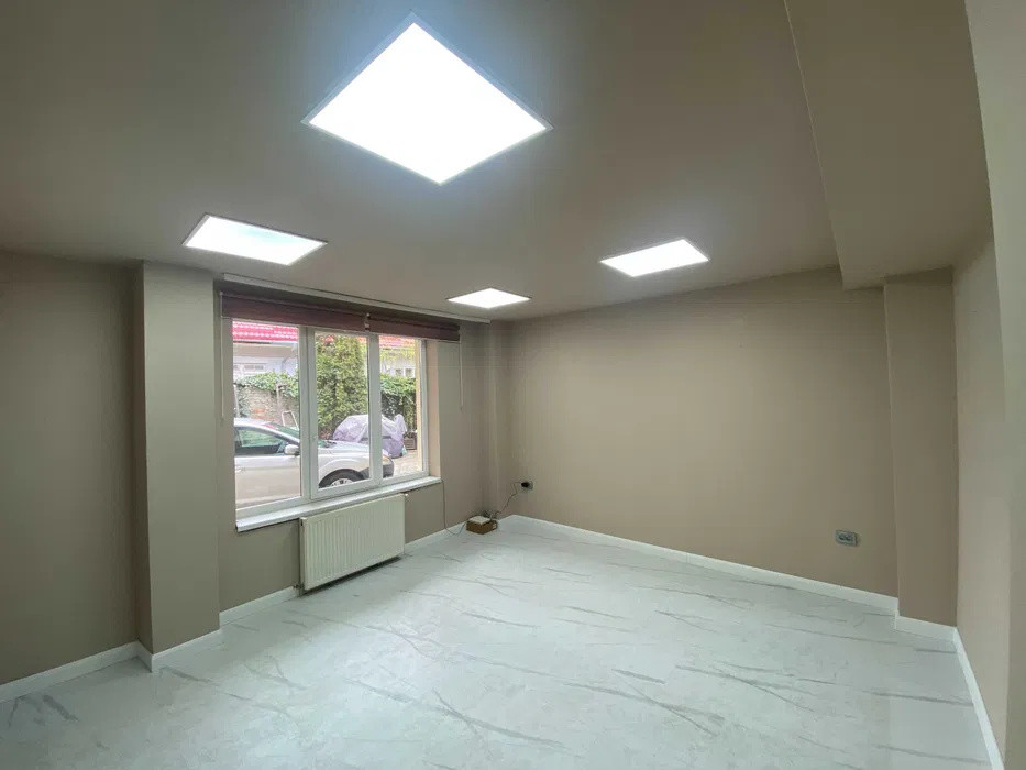 Spatiu de birou, 50 mp utili, recent renovat, parcare, zona P-ta Mihai Viteazul