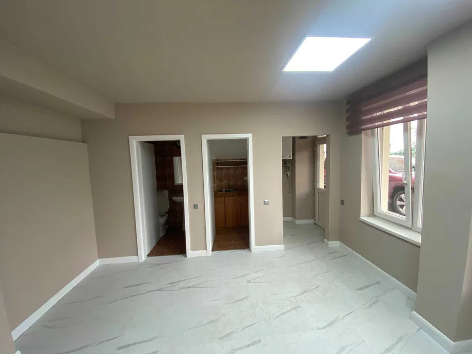 Spatiu de birou, 50 mp utili, recent renovat, parcare, zona P-ta Mihai Viteazul