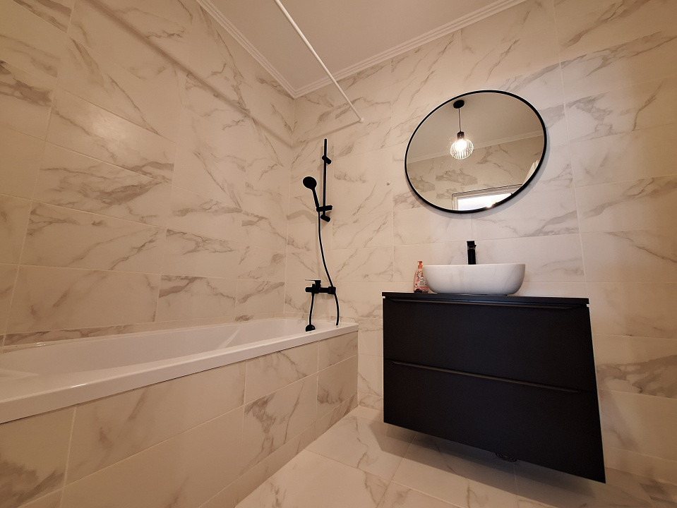 Apartament cu 2 camere, 65 mp, balcon, zona Ametyst