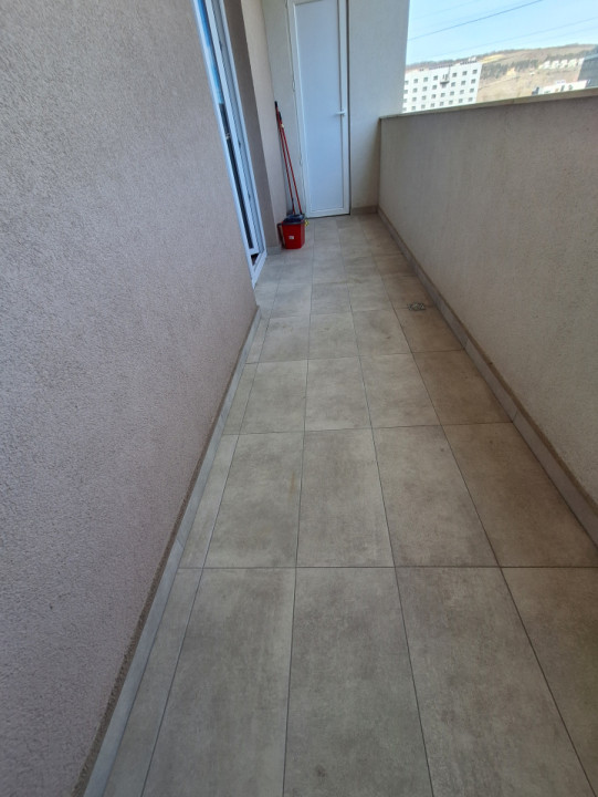 Apartament cu 2 camere, 65 mp, balcon, zona Ametyst