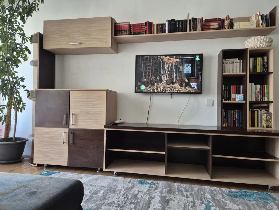 Apartament cu 2 camere, decomandat, parcare, zona Porii