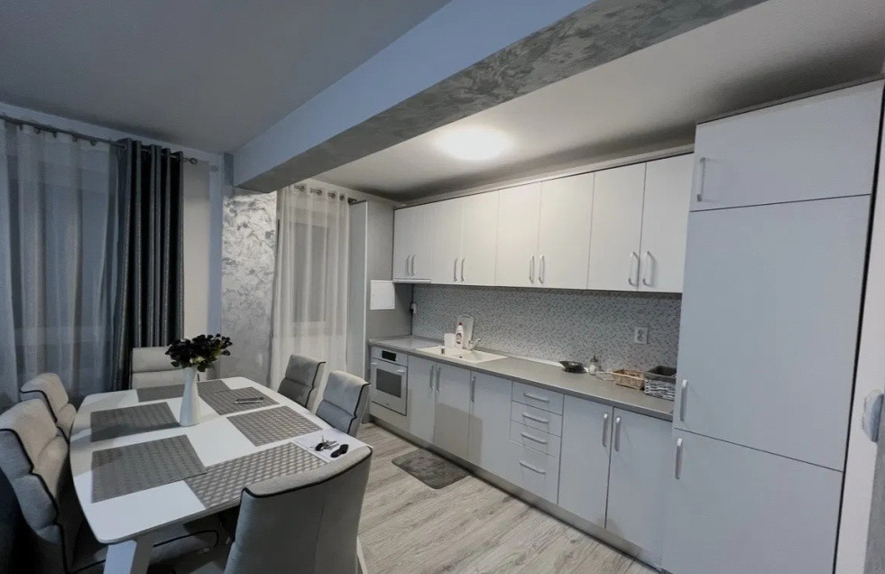 Apartament Pet Friendly, 58 mp, balcon, zona Razoare