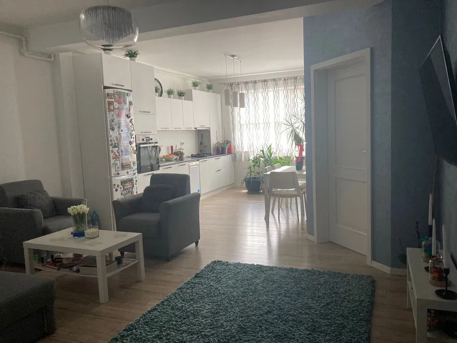 Apartament cu 2 camere, 57 mp, balcon, zona Stadionului