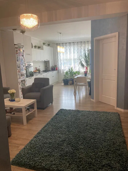 Apartament cu 2 camere, 57 mp, balcon, zona Stadionului