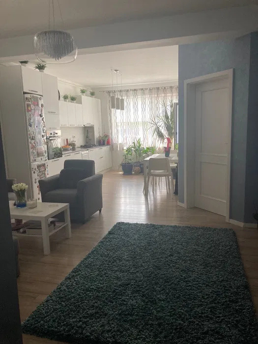 Apartament cu 2 camere, 57 mp, balcon, zona Stadionului