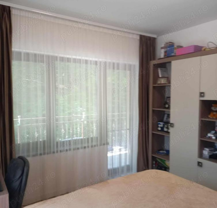 Duplex mobilat 5 camere plus mansarda, 150 mp, 4 parcari, Zona Edgar Quinet