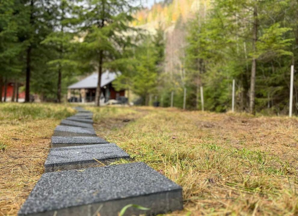 CABANA,CU TEREN DE 1500 MP