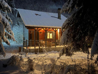 Cabana de vanzare, teren 1.500 mp, zona Valea Draganului
