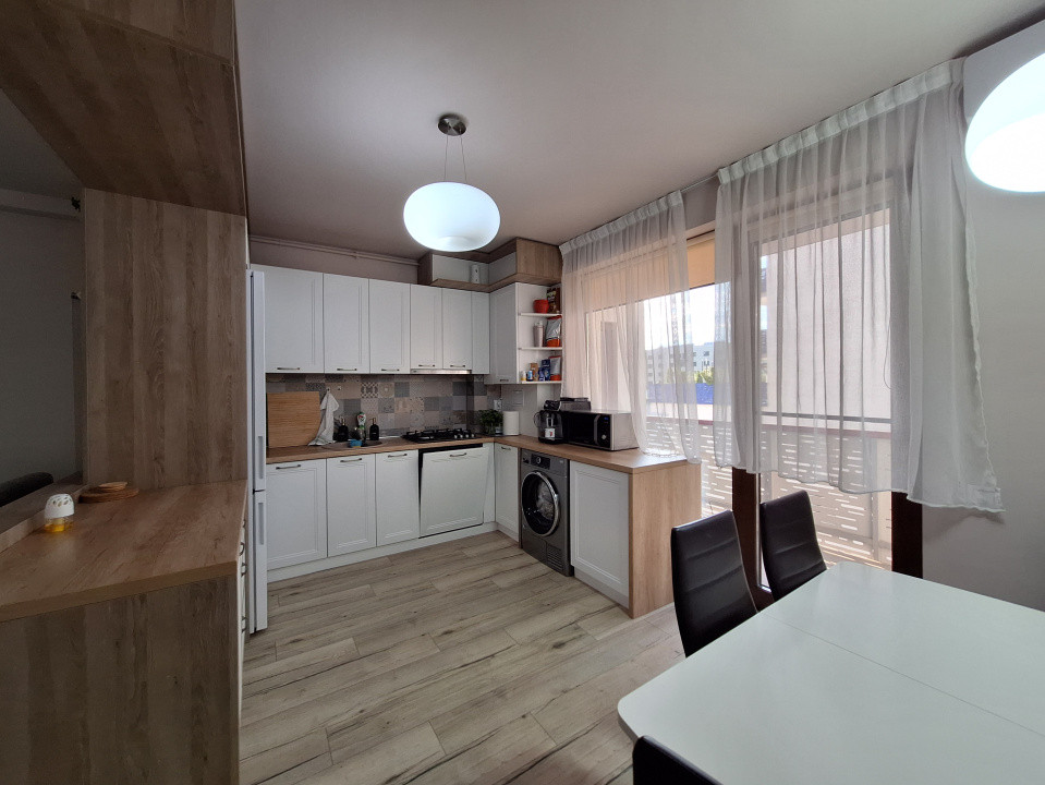 Apartament cu 2 camere, balcon, zona AMETYST
