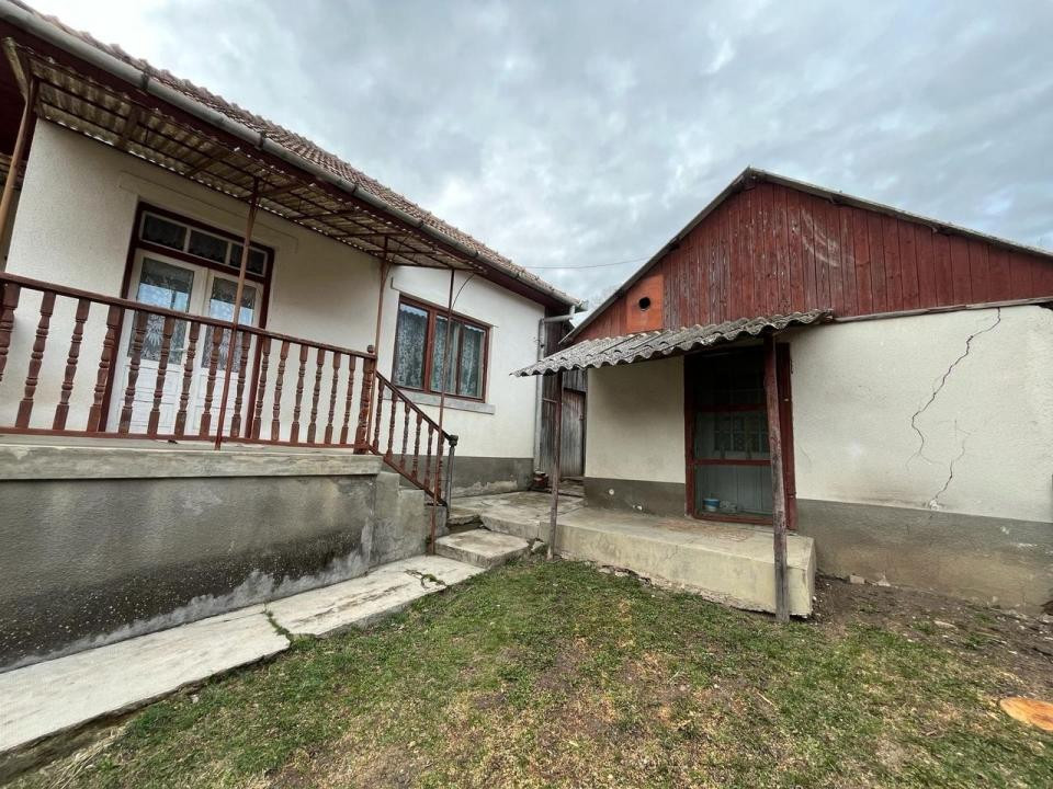 Casă individuala, 4 camere, 100mp, teren 1470mp, sat Suceagu