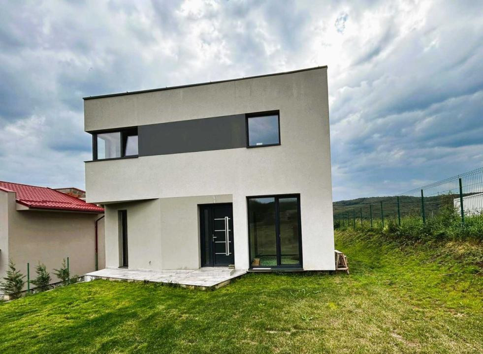 Casa individuala, 140mp, 4 camere, zona Sun Garden