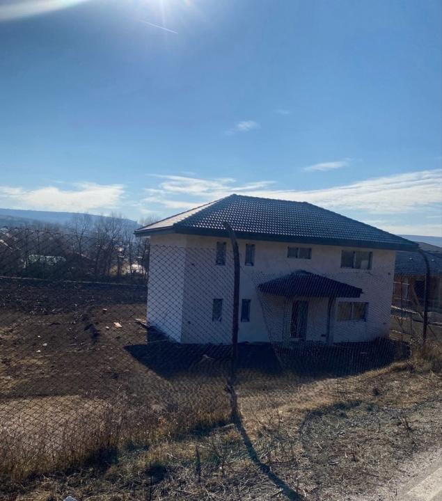 Casa individuala, 4 camere, 147mp, zona Sun Garden