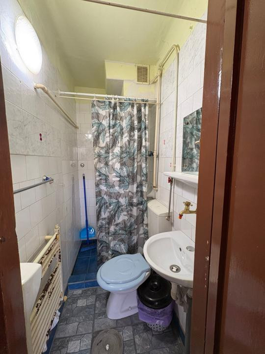 Apartament cu o camera, 30mp, zona Strazii Sobarilor.