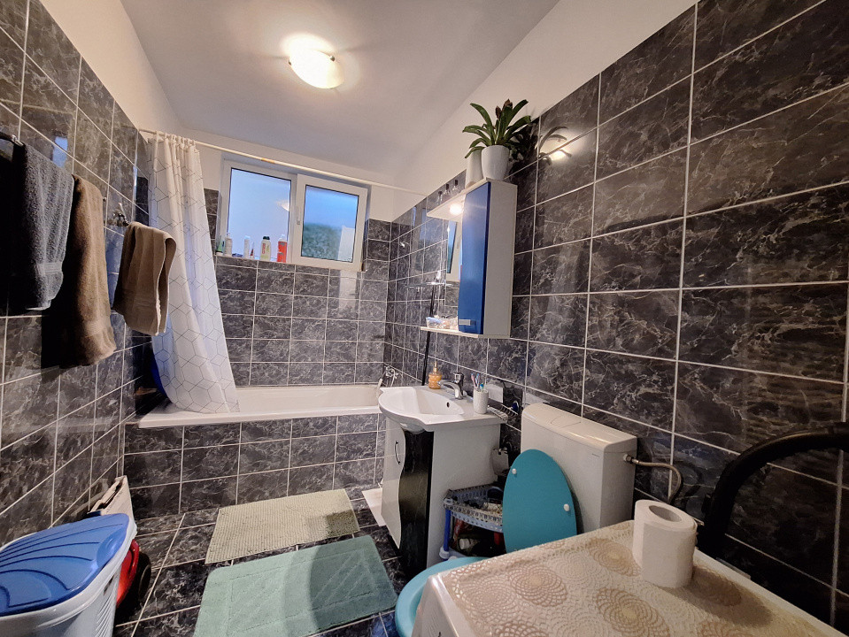 Apartament cu 3 camere, 58 mp, balcon, zona Eroilor