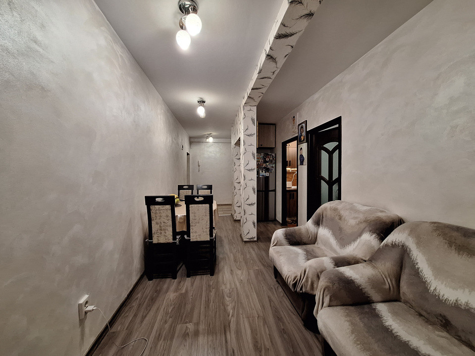 Apartament cu 3 camere, 58 mp, balcon, zona Eroilor
