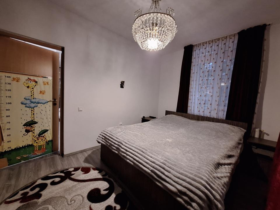 Apartament cu 3 camere, 58 mp, balcon, zona Eroilor