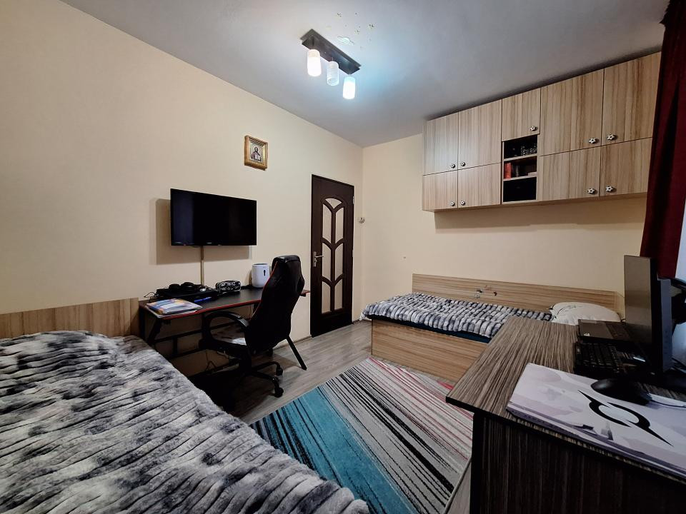 Apartament cu 3 camere, 58 mp, balcon, zona Eroilor