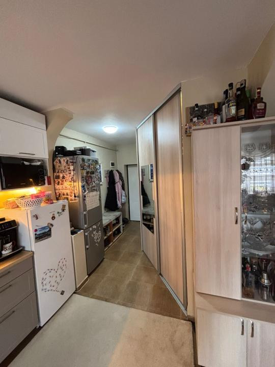 Apartament cu 3 camere,etaj 1, zona Sesul de sus 