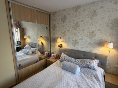 Apartament cu 3 camere,etaj 1, zona Sesul de sus 