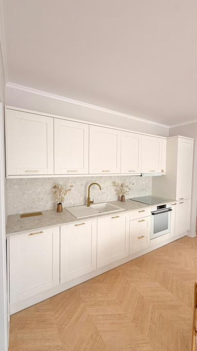 Apartament la cheie , 3 camere, etaj intermediar  , zona Terra